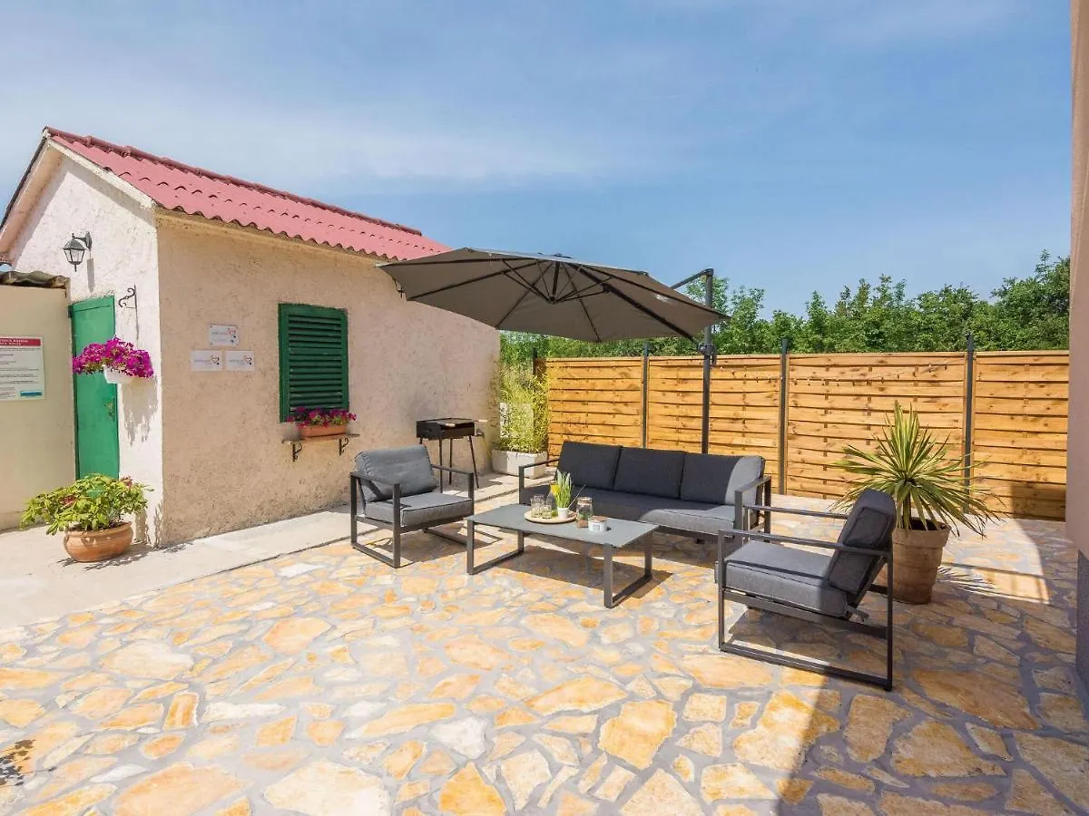 Luxurious Holiday Home In Policnik