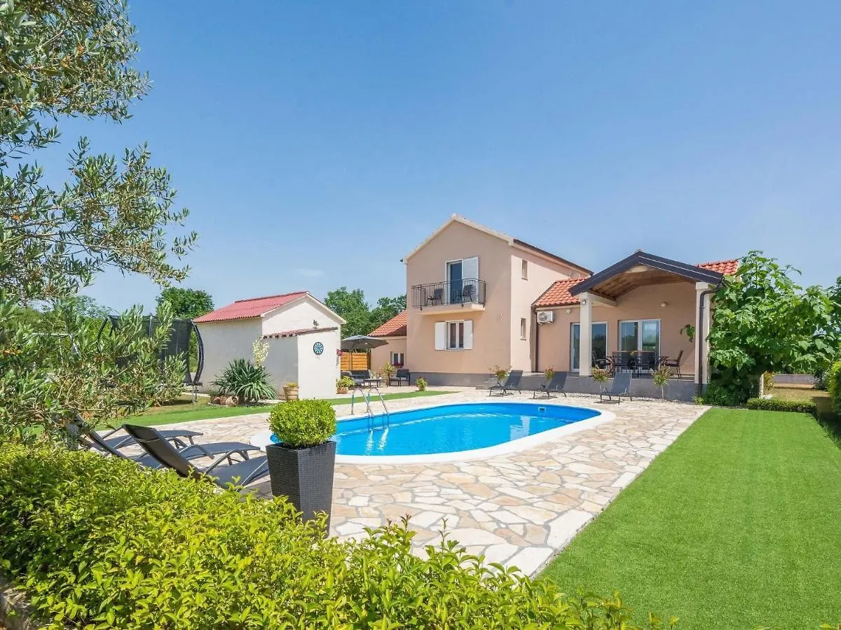 Luxurious Holiday Home In Poličnik 0*,  クロアチア