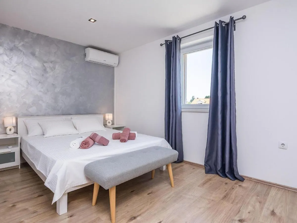 Luxurious Holiday Home In Poličnik 0*,  クロアチア