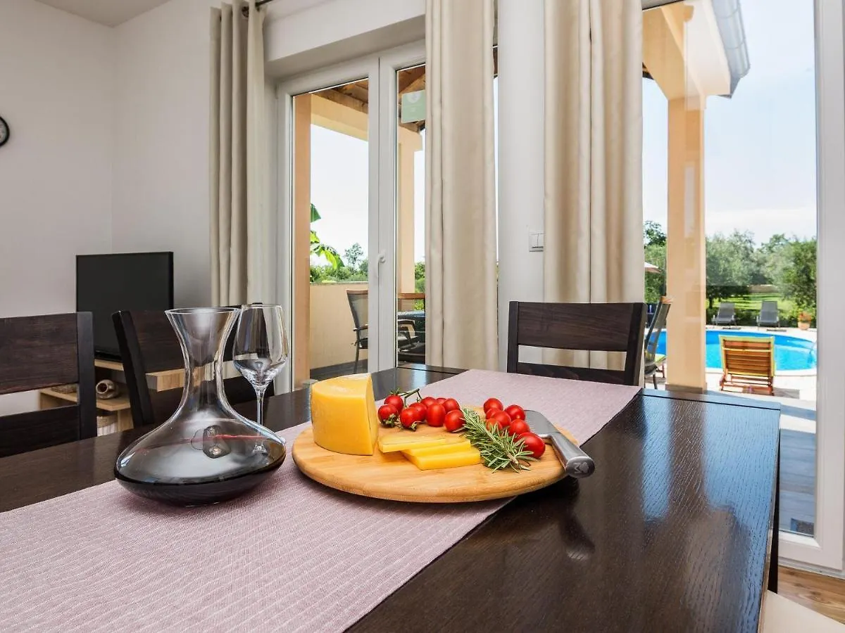 Luxurious Holiday Home In Poličnik