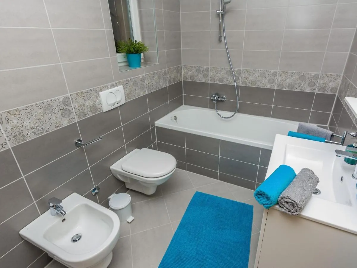 Luxurious Holiday Home In Poličnik